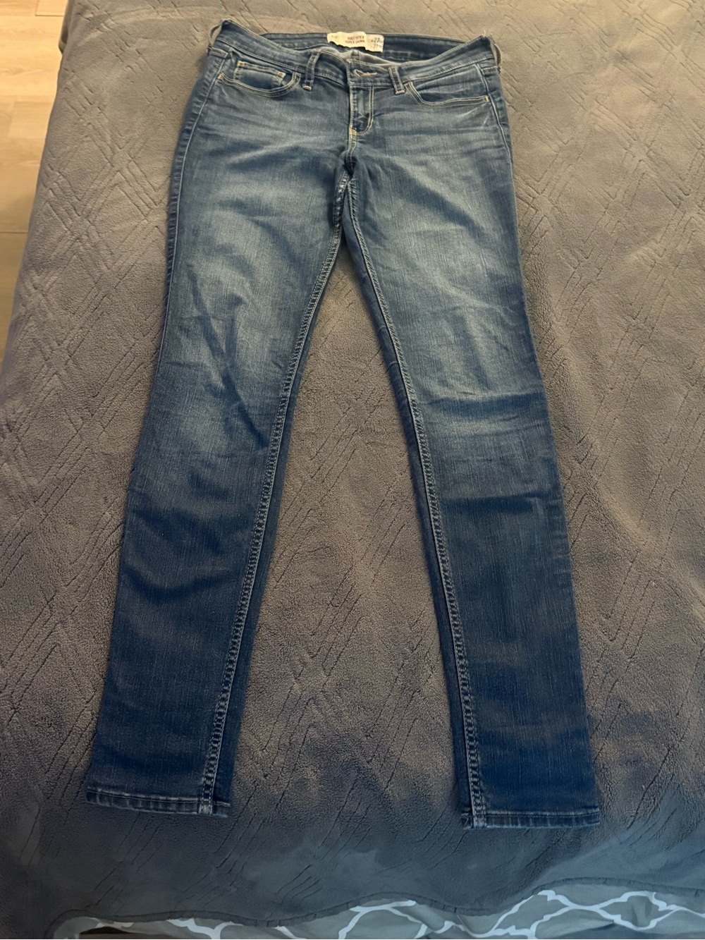 Hollister Women's Faded Blue Skinny Jeans